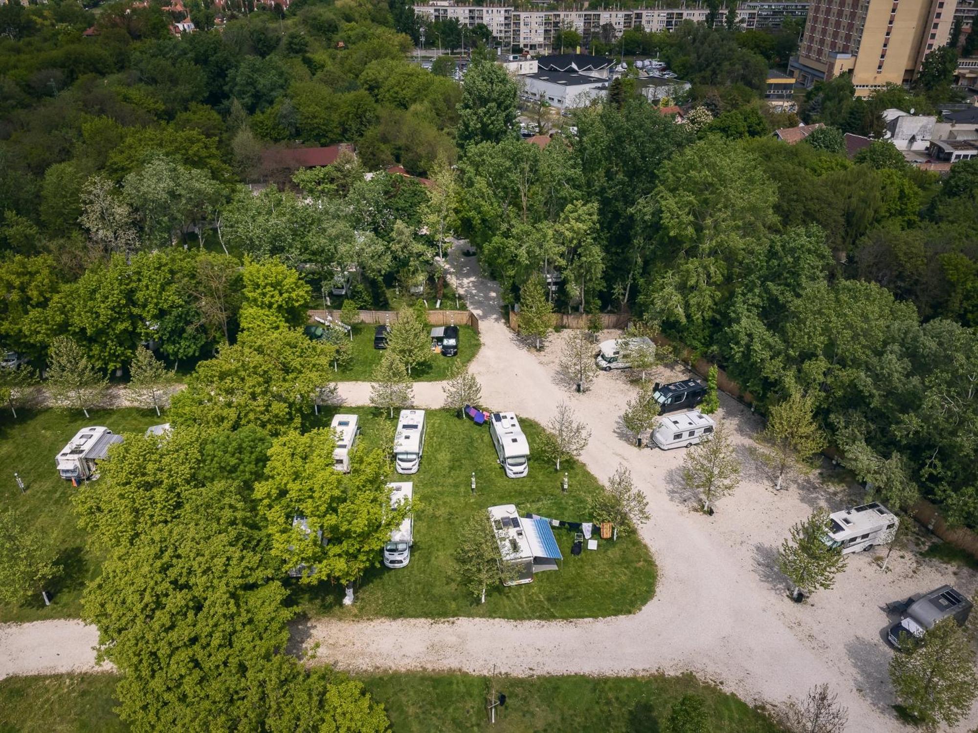Arena Kemping & Vendeghaz Hotel Budapest Bagian luar foto